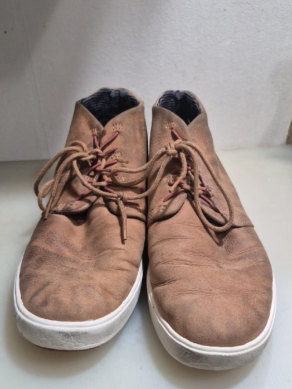 Casual Lace-Up Men's Tan Chukka Sneakers